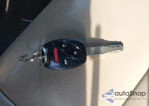 2011 Honda Pilot Touring из США, поврежденный, VIN 5FNYF4H9XBB065521